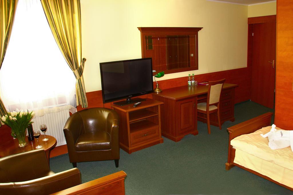 Hotelik & Restauracja Amber Raszyn Habitación foto
