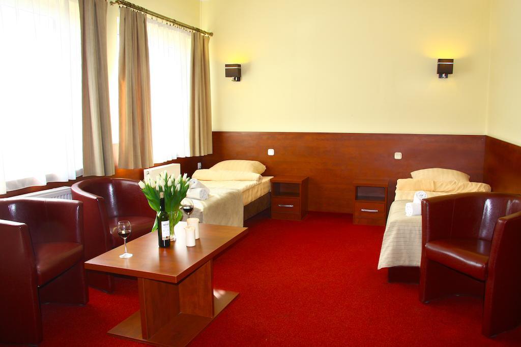Hotelik & Restauracja Amber Raszyn Habitación foto